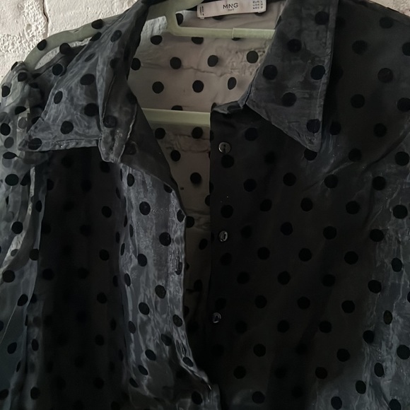 🚨CLEARANCE! MAKE AN OFFER🚨 MANGO Mesh Button Down - Picture 4 of 5